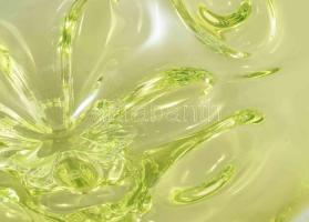 Chribska cseh mohazöld színezésű asztalközép. Terv: Josef Hospodka. Anyagában színezett, jelzés nélk...