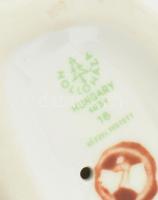 Hollóházi hímző lány. Terv.: Torma Istvánné. Jelzett, hibátlan, m: 24 cm