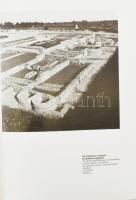 Póczy Klára: Pannoniai városok. Bp., 1976, Corvina. Gazdag fekete-fehér képanyaggal illusztrálva. Ki...