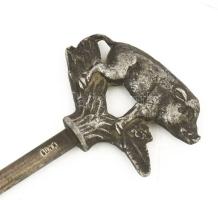 Vaddisznó mintás hústű, h: 21 cm