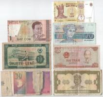 Vegyes: Albánia 1976. 10L + Bulgária 1991. 20L + Észak-Macedónia 2005. 10D + Kirgizisztán 1999. 1S + Moldova 2015. 1L + Ukrajna 1992. 1Hr + Vietnam 1987. 200D T:F,VG Mixed: Albania 1976. 10 Leke + Bulgaria 1991. 20 Leva + Northern Macedonia 2005. 10 Denari + Kyrgyzstan 1999. 1 Som + Moldova 2015. 1 Leu + Ukraine 1992. 1 Hryvna + Vietnam 1987. 200 Dong C:F,VG