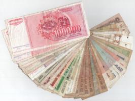 35db-os vegyes, külföldi bankjegytétel, közte India, Moldova, Románia, Jugoszlávia, Oroszország, Szo...