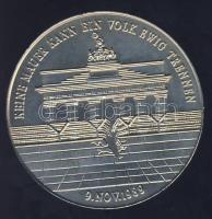 Németország 1989. "A berlini fal lebontása" fém emlékérem T:1