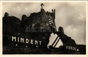Fülek, Filakovo; várrom "Mindent vissza" irredenta felirattal, Nagymagyarország és magyar zászló, címer. Fenyves Andor kiadása / castle ruins with irredenta motive, Hungarian flag and coat of arms
