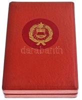 1954. "Munka Érdemérem" zománcozott bronz kitüntetés mellszalagon, szalagsávon miniatűrrel...