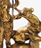 Vadászó Artemis figurájával díszített fém kandallóóra, jelzett, kopással, sérüléssel, 31x40 cm