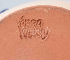 Varga Károly: címeres váza. Jelzett, kis kopással, m: 24 cm