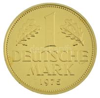 NSZK 1975J 1M aranyozott Cu-Ni kapszulában T:UNC,AU
GFR 1975J 1 Mark gilt Cu-Ni in capsule C:UNC,AU...