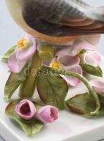 Herendi madárka virágok közt. Jelzett, kis hiányokkal, 9x9x9,5 cm