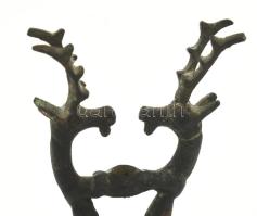 Szarvas pár. cca i.e. 5. sz., bronz, restaurált, fa talapzatra rögzítve, m: 9,5 cm