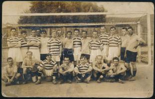 cca 1920-1935 Kovács "Fuxi" János, a Ferencváros (Fradi, FTC) labdarúgó-csapata gyúrója, e...