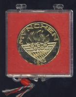 NSZK 1972. "München" aranyozott fém emlékérem eredeti plombált tokban T:P
