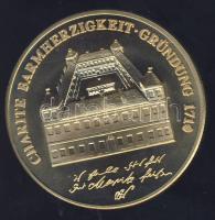 Németország 1991. "Preussen - Charite Barmherzigkeit" aranyozott Cu-Ni emlékérem tanúsítvánnyal T:PP