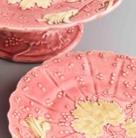 Schütz Cilli 6 részes szecessziós kínáló szett. Talpas kínáló + 5 darab tányér, közte sérült, repedt...