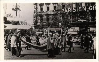 Budapest, Szent István Év 1038-1938, Eugenio Pacelli bíboros (a későbbi XII. Piusz pápa) , "Megnyílt a Margitszigeten a Parisien Grill" hirdetés, Fehérné üzlete, photo