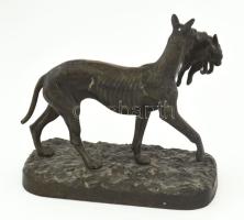 Vas vadászkutya nyúllal figura. 17x15 cm