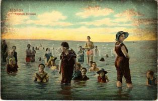 Siófok, fürdőzők a Balatonban (Rb)