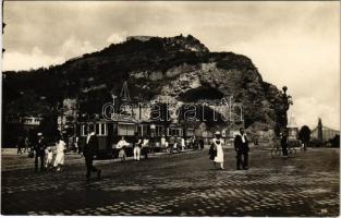 Budapest XI. Gellérthegy, Citadella, Barlang kápolna, 71-es villamos Gschwindt reklámmal