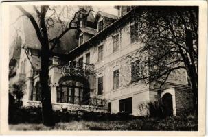 Budapest II. Sacre-Coeur Sophianum Szent József villa. Budakeszi út 87. (1978-ban a III/1. csoport főnöksége, majd a polgári hírszerzés legfontosabb intézménye)