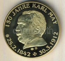 Németország 1992. "Karl May - Frick Turnerstick" aranyozott Cu-Ni emlékérem tanúsítvánnyal T:PP