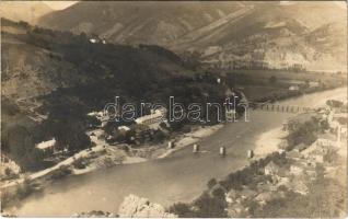 Felrobbantott híd közelében épített fahíd / WWI K.u.K. military, wooden bridge built near a blown-up bridge. K. Tietz (Wien) photo