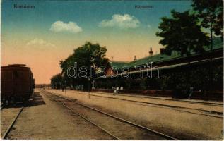 Komárom, Komárnó; pályaudvar, vasútállomás, vonat. Vasúti levelezőlapárusítás 42. sz. -1916. / railway station, train