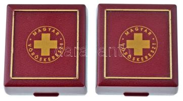 DN "25 és 50 Véradásért / Magyar Vöröskereszt" fém emlékérmek (2xklf) kapszulában, dísztok...