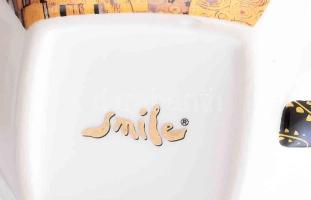 Design csésze alátéttel, Gustav Klimt: A csók című festményének reprodukciójával díszítve, díszdoboz...