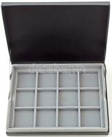 Érmetartó kazetta kivehető tálca nélkül, összesen 12db, 50x50mm-es férőhellyel. Használt, jó állapotban.