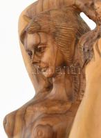 Lány korsóval. Faragott akt szobor, jelzés nélkül, m: 37 cm