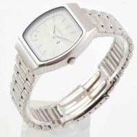 Orient karóra, kvarc, dátum- és napkijelzéssel, fém szíjjal, karcos üveggel, működik