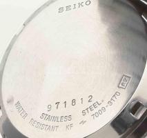 Seiko 5 mechanikus karóra, fém szíjjal, dátumkijelzéssel, működik, díszdobozban