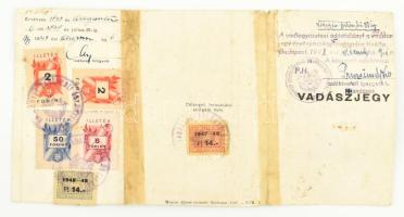 1947-1948 Vadászjegy Szűcs Dezső ügyvéd részére, fényképes, rajta 7 db illetékbélyeg + 2 db biztosít...