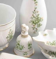 Hollóházi Erika mintás 11 darabos szett, közte nagyméretű kínáló. Jelzett, minimális kopással