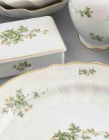 Hollóházi Erika mintás 11 darabos szett, közte nagyméretű kínáló. Jelzett, minimális kopással