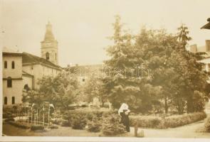 cca 1940 Szatmári Irgalmas Nővérek emlékalbum, 10 db sokszorosított fotóval, spirálfűzésű papírborít...