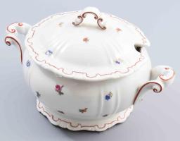 Zsolnay szószkínáló. Jelzett, kopással, m: 14,5 cm