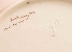 Schütz kerámiagyár, 1890, Kínaizáló mintás dísztál pár. Jelzett, kis sérülésekkel, d: 30 cm