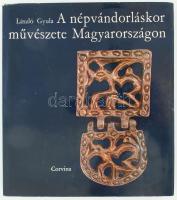 László Gyula: A népvándorláskor művészete Magyarországon. Bp.,1974, Corvina. Második kiadás. Rengeteg fekete-fehér fotóval. Kiadói egészvászon-kötés, kiadói kissá sárült papír védőborítóban.