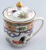 Kínai kakasmintás fedeles csokoládés bögre. Jelzett, kis mázrepedéssel, m: 12,5 cm