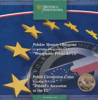 Lengyelország 1995-2004. 1gr-5Zl (9xklf) "Lengyelország csatlakozása az Európai Unióhoz" forgalmi összeállítás karton dísztokban + 2004. 2Zl Cu-Al-Zn "Lengyelország csatlakozása az Európai Unióhoz" forgalmi emlékkiadás T:UNC Poland 1995-2004. 1 Grosz - 5 Złotych (9xdiff) "Poland's Accession to the European Union" coin set in case + 2004. 2 Złote Cu-Al-Zn "Poland's Accession to the European Union" circulating commemorative coin T:UNC