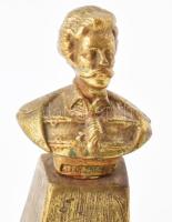 Petőfi Sándor büszt talapzaton. Bronzírozott fém büszt, bronz talapzaton, kopott, m: 17,5 cm