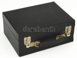 Vérnyomásmérő, táskájában