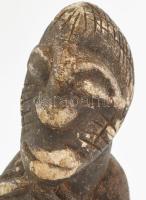 Kissi kőfaragás. Sírfigura, korának megfelelő állapotban, Guinea, 16-19. század ?. m: 29 cm.

A ny...