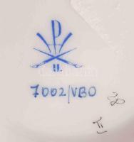 Herendi Viktória mintás váza, Ferencvárosi Torna Club logóval. Jelzett, hibátlan, m: 23,5 cm