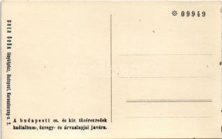 Első világháborús szétlőtt település romjai. Uher Ödön fényképész. A budapesti cs. és kir. tüzérezre...