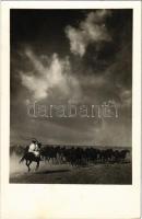 1942 Hortobágy, Ménes, magyar folklór. Foto Aszmann Ferenc