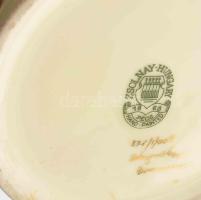 Zsolnay nőszirom mintás nagyváza. Jelzett, hibátlan, m: 35 cm