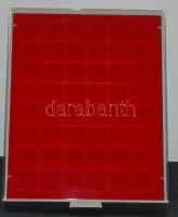 Lindner éremtartó tálca, 48 férőhellyel, 27x27mm