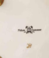 Pirkenhammer bonbonier, 4 aranyozott lábon. Jelzett, kis kopással, m: 7,5 cm